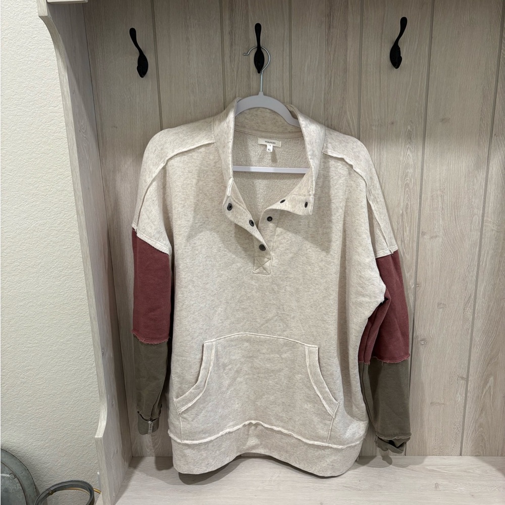 Women’s Colorblock Pullover Sweatshirt
